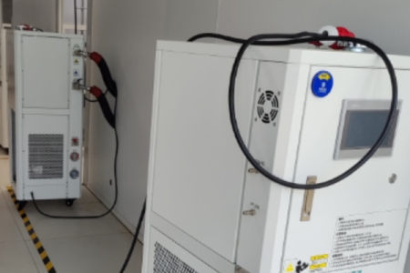 油加热控温设备是如何控温的？