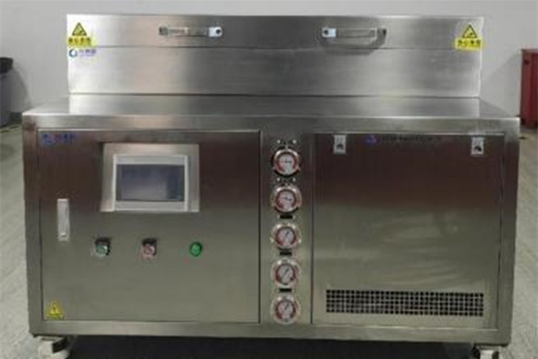 低温冷冻机用什么冷媒好？氨是常见选择！