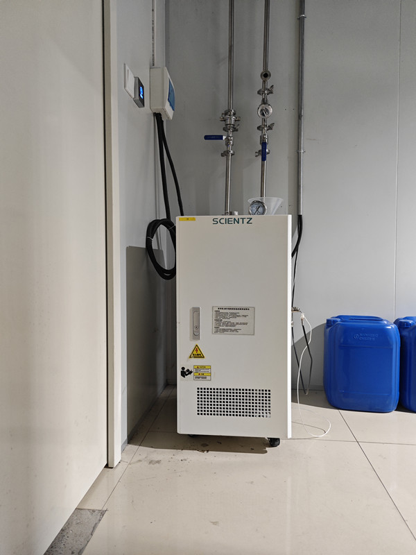 yl6809永利外置显示型高低温控温系统设备实拍图2