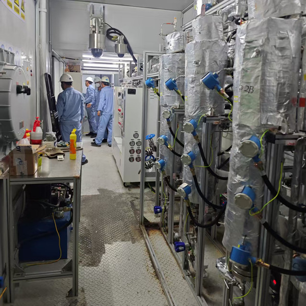 一拖二防爆高低温控温系统设备实拍图3